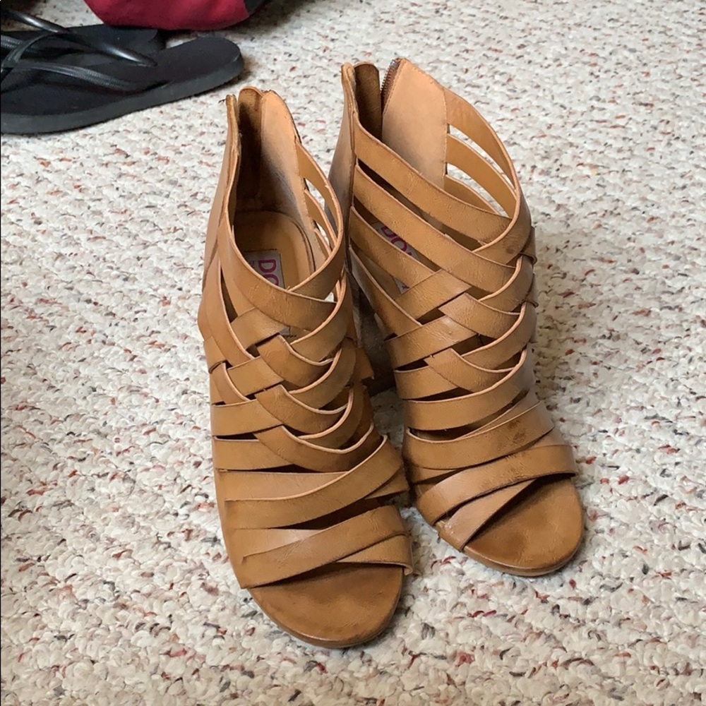 Wedge heels